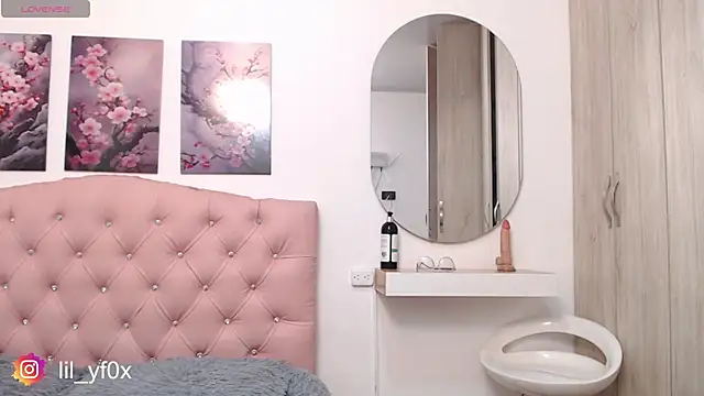 lily f00x online show from January 13, 2026, 12:32 pm