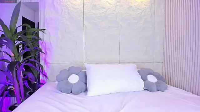 AnahinClar online show from April 10, 2026, 12:10 pm