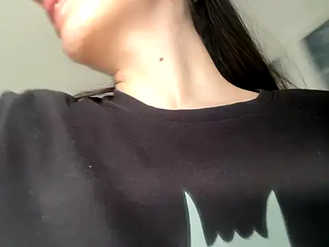 Snapshot of lunitayliam chatting on October 9, 2025, 6:17 pm lunitayliam online show from October 9, 2025, 6:17 pm