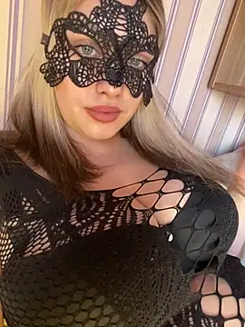 69Laura696 online show from February 9, 2025, 2:07 pm