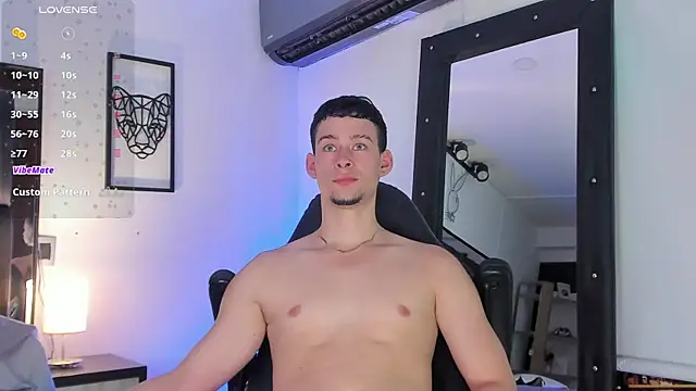 JadeSmiith  online show from March 13, 2025, 10:54 pm