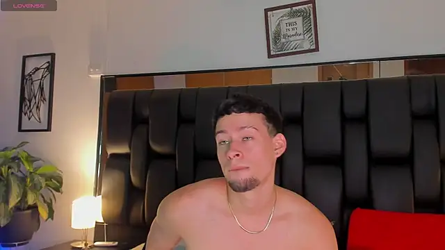 JadeSmiith  online show from October 14, 2025, 10:21 pm