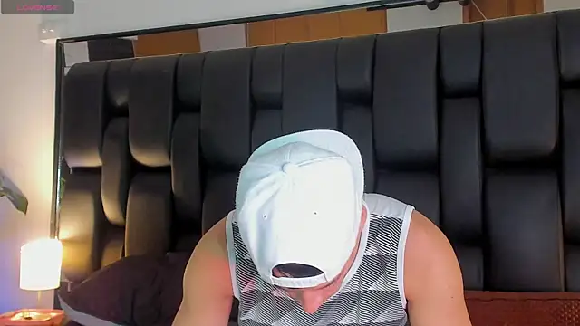 JadeSmiith  online show from January 9, 2026, 9:38 pm