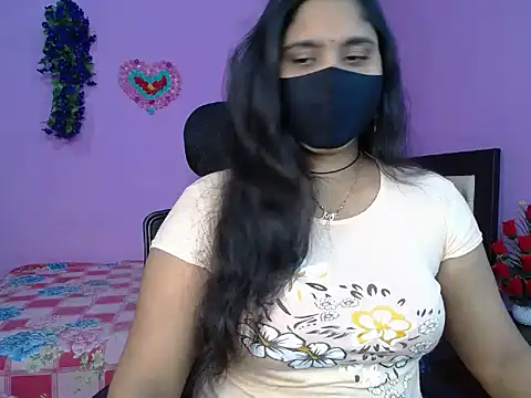 Hot Maleka online show from April 12, 2026, 5:07 pm