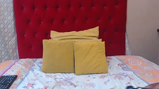 sexychocolatbox10 online show from March 26, 2026, 5:35 am