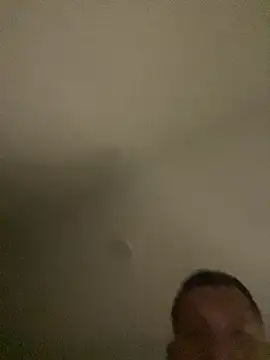 Snapshot of Yolngg chatting on October 23, 2025, 12:43 am Yolngg online show from October 23, 2025, 12:43 am