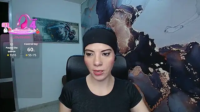 DanaaRey online show from September 25, 2025, 2:21 pm