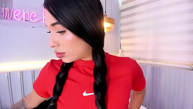 stephanymonroe online show from November 11, 2025, 4:18 pm