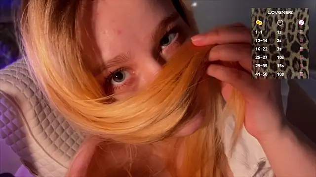 JacyWinslat online show from February 5, 2025, 5:42 pm