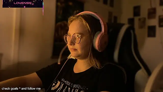 JacyWinslat online show from October 23, 2025, 5:33 pm