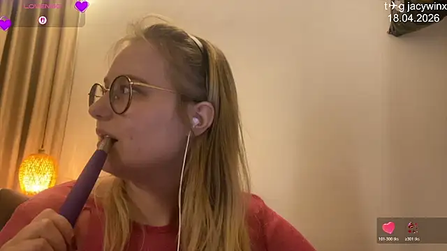 Snapshot of JacyWinslat chatting on April 18, 2026, 7:58 pm JacyWinslat online show from April 18, 2026, 7:58 pm