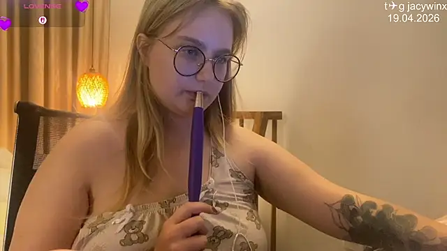 Snapshot of JacyWinslat chatting on April 19, 2026, 6:10 pm JacyWinslat online show from April 19, 2026, 6:10 pm