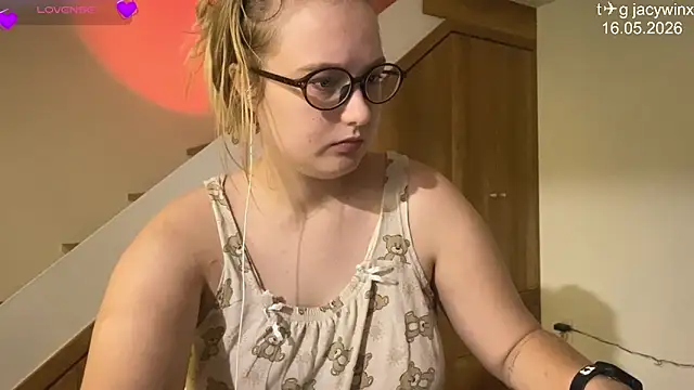 Snapshot of JacyWinslat chatting on May 17, 2026, 2:35 pm JacyWinslat online show from May 17, 2026, 2:35 pm