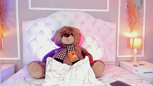 Snapshot of evelyn_evony chatting on December 12, 2024, 8:14 am evelyn evony online show from December 12, 2024, 8:14 am