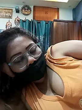 Cute-mona online show from March 13, 2026, 10:05 pm