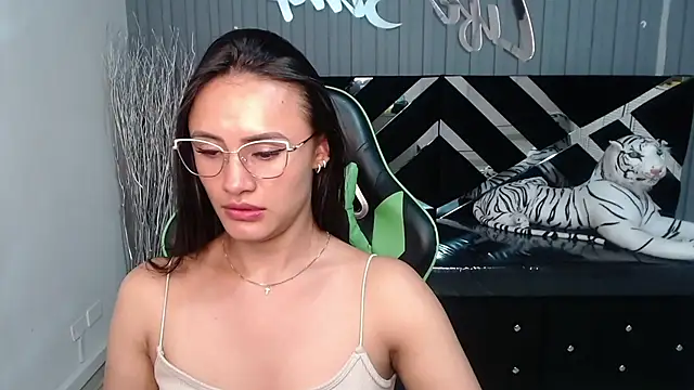 Snapshot of allison_a1 chatting on February 6, 2025, 6:29 am allison a1 online show from February 6, 2025, 6:29 am