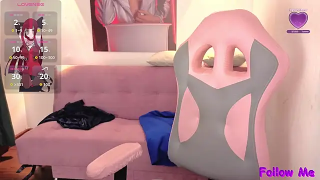 vittorialombardi   online show from October 25, 2025, 8:11 am