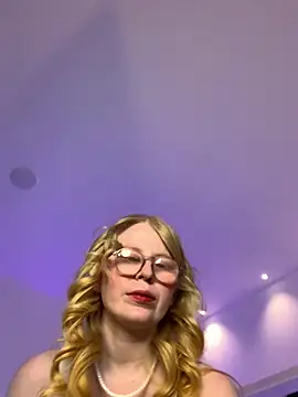 Snapshot of Alexa_Handler chatting on May 6, 2026, 7:08 pm Alexa Handler online show from May 6, 2026, 7:08 pm