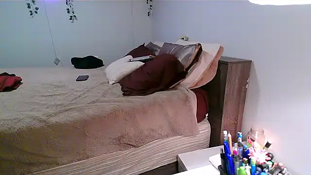 Kittyymaze1 online show from December 23, 2025, 2:53 am