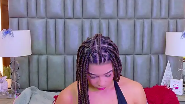 TiaraRosse online show from February 3, 2026, 1:27 pm