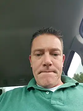 Bigtater1999 online show from October 21, 2025, 9:37 pm