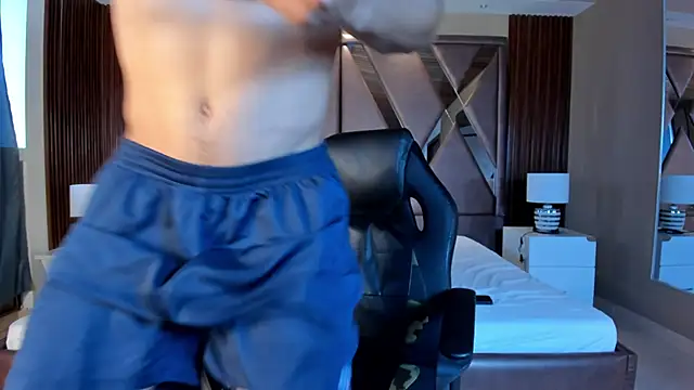 Aaron Scoot online show from December 5, 2024, 9:06 pm