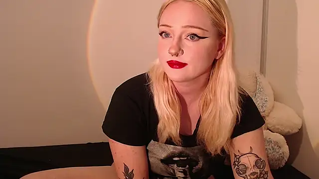 chloe levine online show from September 10, 2025, 1:49 am