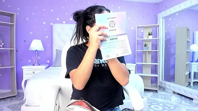 scarlette 15  online show from September 18, 2025, 3:30 am