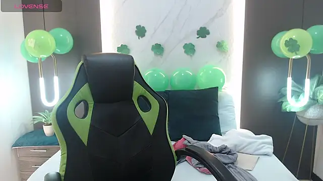 alma fenix online show from March 17, 2025, 12:14 pm