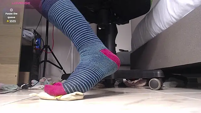 alma fenix online show from March 21, 2025, 3:24 pm