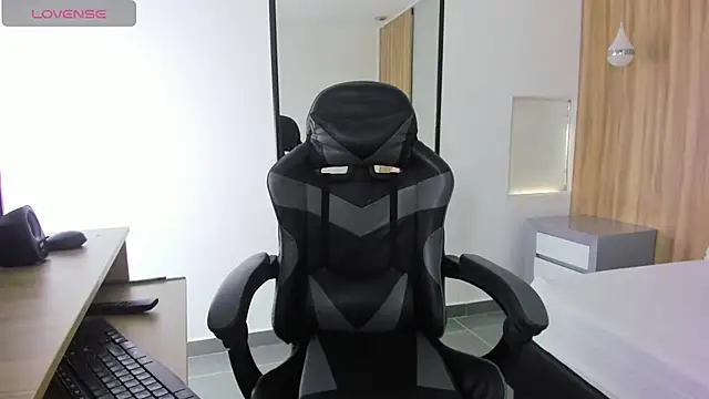 alma fenix online show from December 3, 2025, 12:25 pm