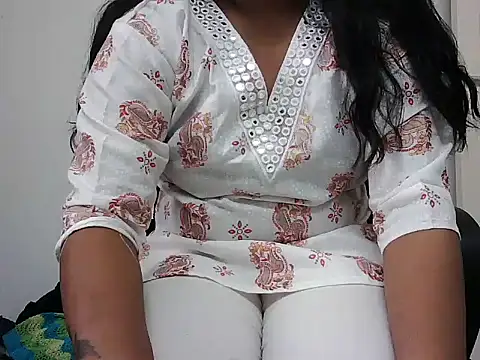 Snapshot of Yamini_01 chatting on May 30, 2026, 12:57 pm Yamini 01 online show from May 30, 2026, 12:57 pm