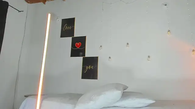 angelinepossy online show from March 7, 2025, 3:29 am