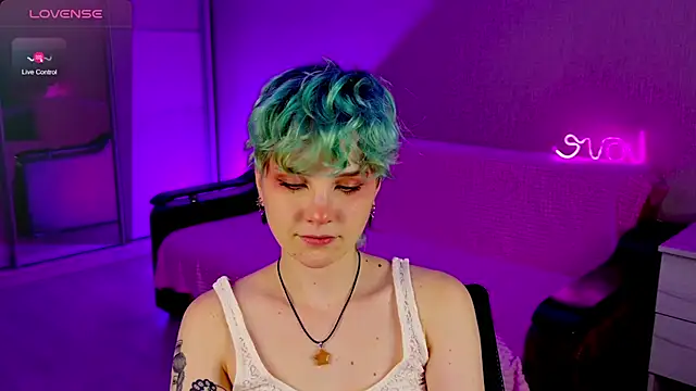 Snapshot of School_Love chatting on December 29, 2024, 1:17 pm School Love online show from December 29, 2024, 1:17 pm