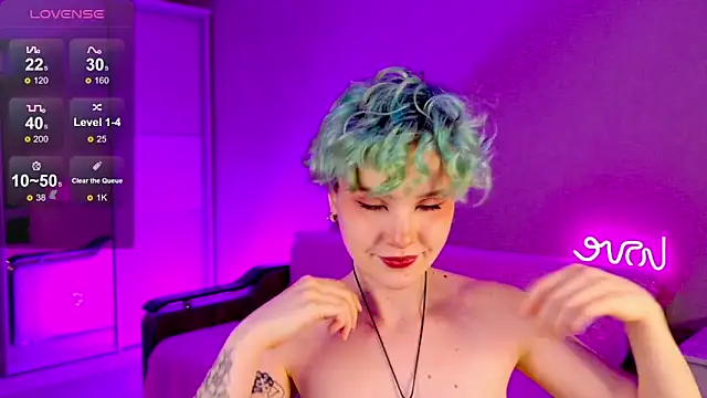 Snapshot of School_Love chatting on January 8, 2025, 4:11 pm School Love online show from January 8, 2025, 4:11 pm