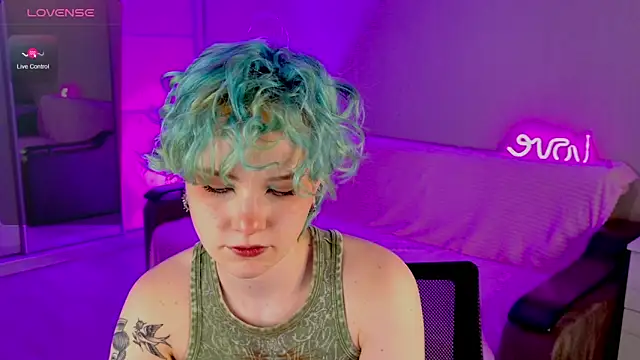 Snapshot of School_Love chatting on February 27, 2025, 1:07 pm School Love online show from February 27, 2025, 1:07 pm