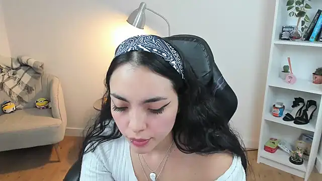  BellaEvans  online show from March 18, 2025, 8:58 am