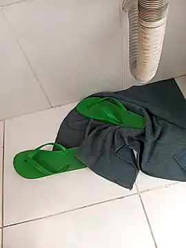 lobomisterioso13 online show from December 16, 2024, 10:50 am