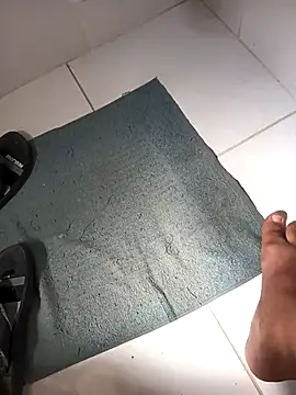 lobomisterioso13 online show from November 18, 2025, 12:31 pm