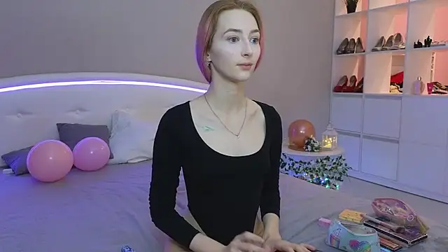 Snapshot of MichaDenver chatting on December 6, 2024, 11:36 pm MichaDenver online show from December 6, 2024, 11:36 pm