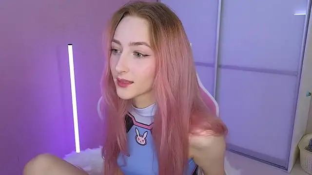 Snapshot of MichaDenver chatting on December 13, 2024, 8:51 am MichaDenver online show from December 13, 2024, 8:51 am