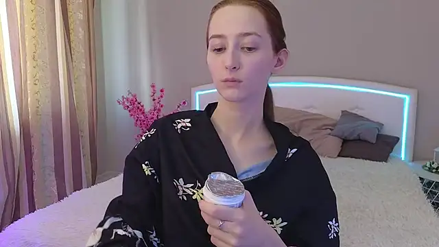 Snapshot of MichaDenver chatting on October 22, 2025, 8:03 am MichaDenver online show from October 22, 2025, 8:03 am