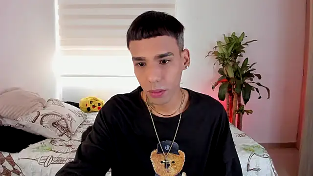 aldrinwhite online show from September 12, 2025, 8:53 pm