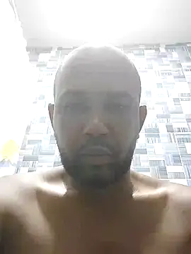 Snapshot of Frankie0880 chatting on January 9, 2025, 2:33 am Frankie0880 online show from January 9, 2025, 2:33 am
