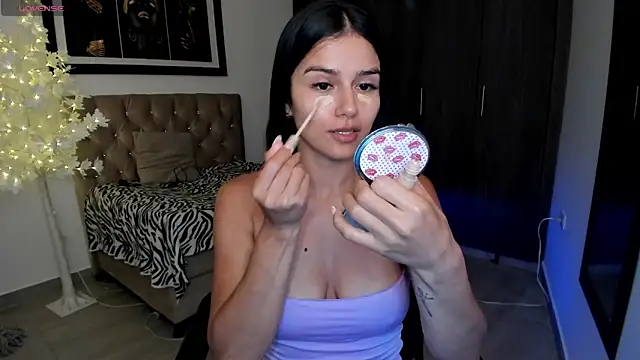 Snapshot of cloe_fox chatting on December 29, 2024, 8:58 pm cloe fox online show from December 29, 2024, 8:58 pm