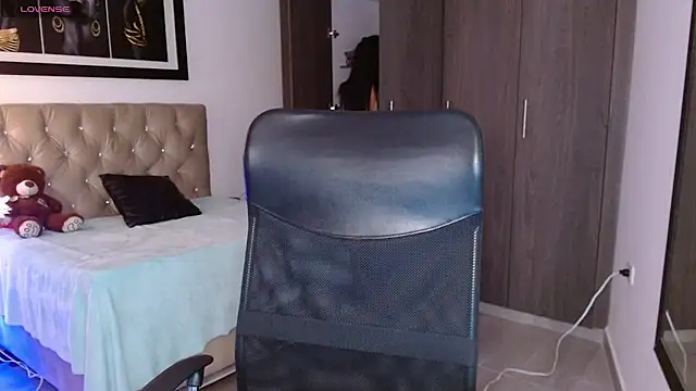 Snapshot of cloe_fox chatting on February 9, 2025, 10:21 pm cloe fox online show from February 9, 2025, 10:21 pm