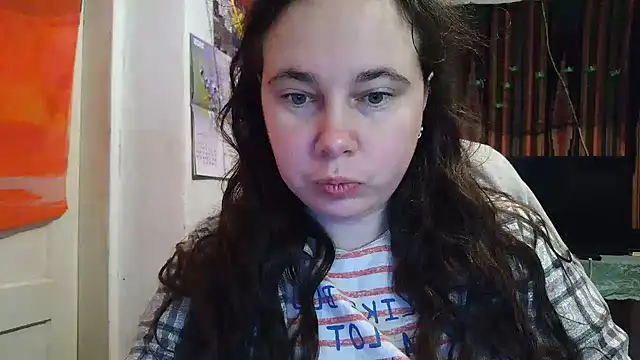 Cora Maro online show from November 1, 2025, 11:29 pm