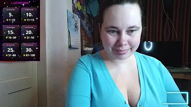 Cora Maro online show from April 12, 2026, 11:43 pm