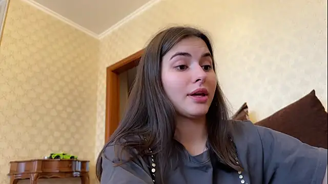 AmiCumOn online show from February 11, 2025, 9:20 am