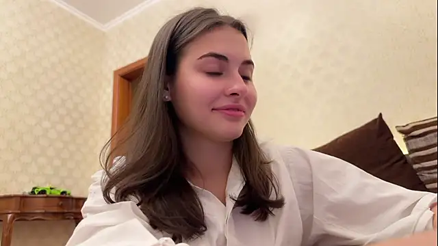 AmiCumOn online show from February 20, 2025, 1:51 pm